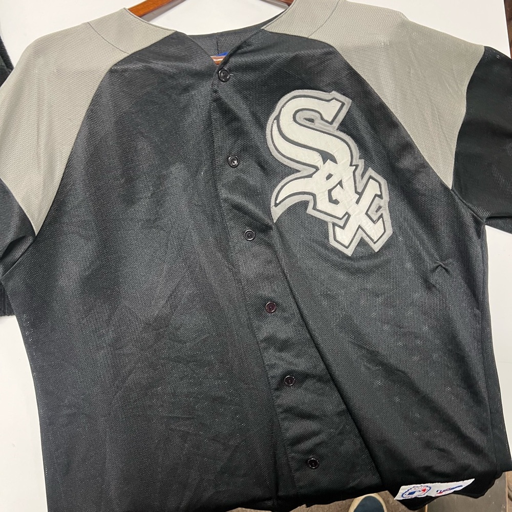 Men's Black and Gray Baseball Shirt